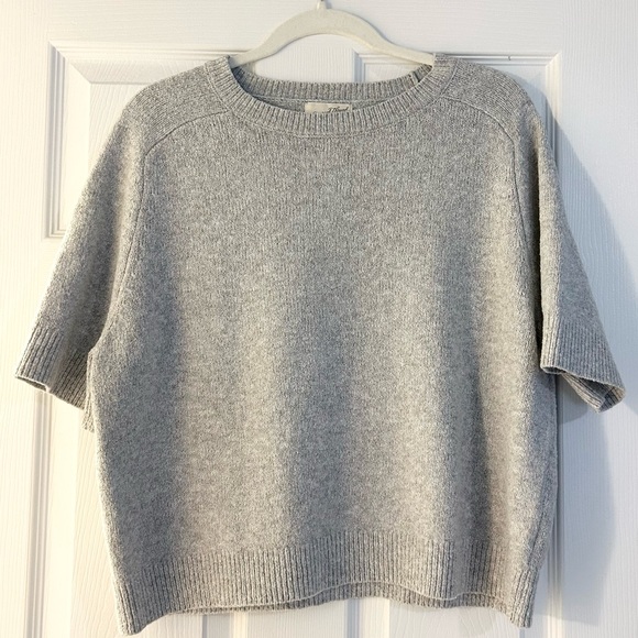 ⭐️NWOT⭐️ Universal Thread Short Sleeve Crewneck Pullover Sweater - Picture 2 of 4